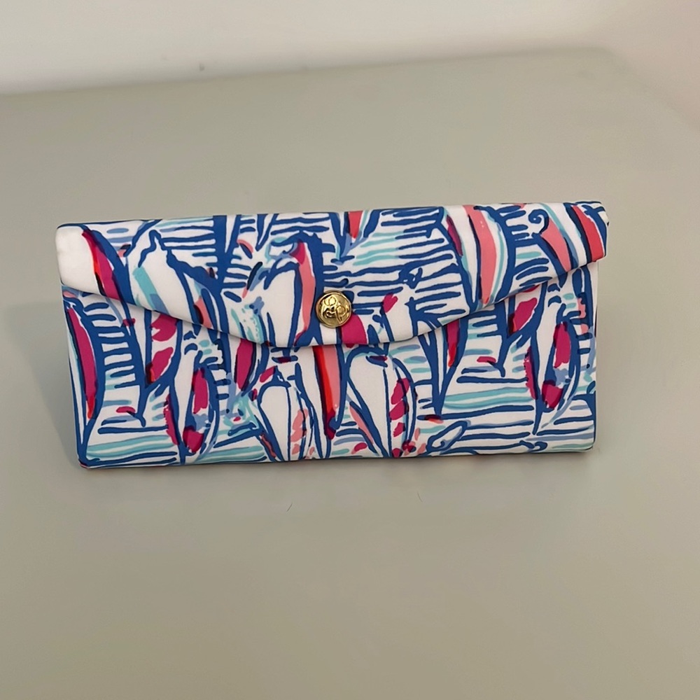 Lilly Pulitzer Sunglasses Case Red Right Return
